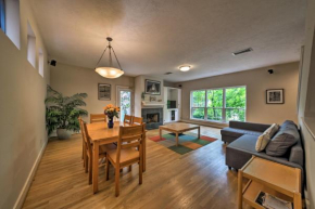 Houston Townhome with Deck - 1 Mi to Rice University